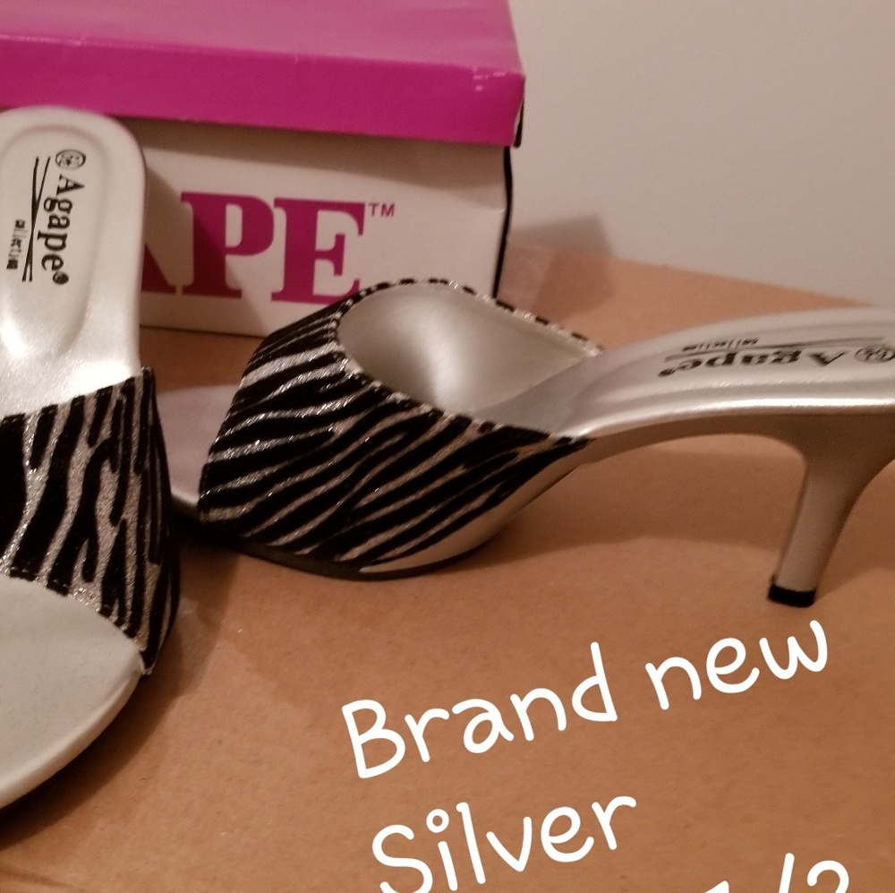 Shoes - Picture 3 of 4